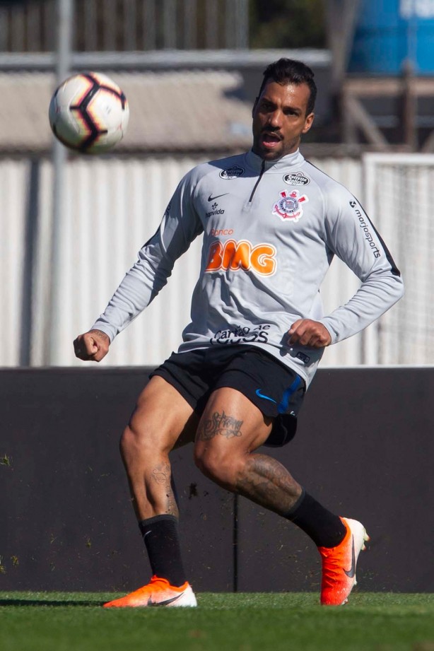 Michel Macedo treina após empatar em 1 a 1, contra o Flamengo, pelo Brasileirão