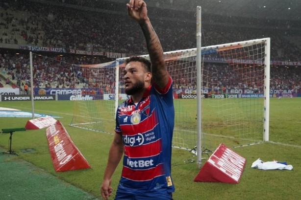 Andr Luis, que pertence ao Corinthians, vem tendo destaque com a camisa do Fortaleza