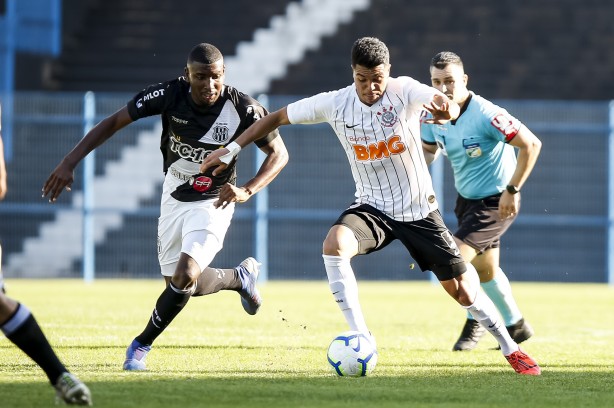 Roni durante jogo contra a Ponte Preta, pelo Brasileirão Sub-20