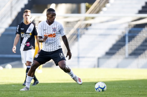 Xavier durante jogo contra a Ponte Preta, pelo Brasileirão Sub-20