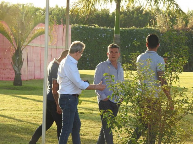 Vilson Menezes (gerente de futebol), Emerson Sheik (coordenador de futebol), Joaquim Grava (consultor mdico) e Andrs Sanchez (presidente) foram visitar o CT da base, que fica anexo