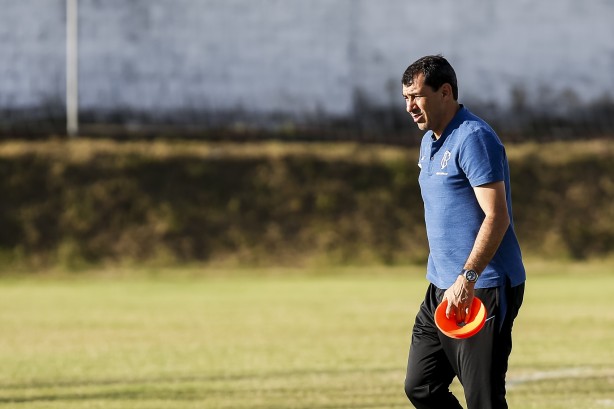 Carille chega em Fortaleza para o último treino antes do duelo pelo Brasileirão