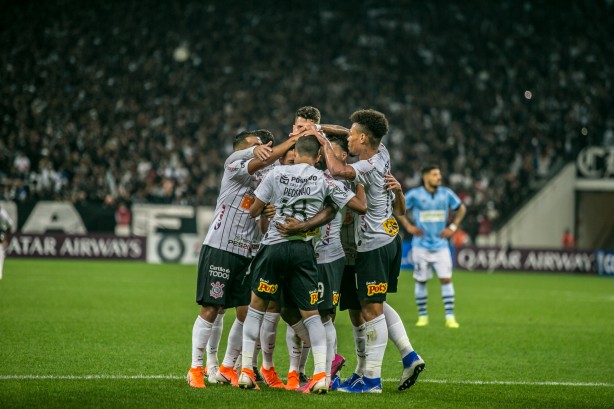 Elenco comemora gol contra o Montevideo Wanderers, pela Copa Sul-Americana