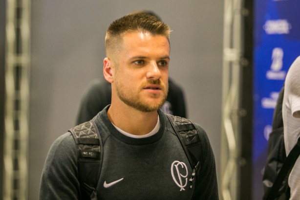 Ramiro chegando à Arena Corinthians para duelo contra o Montevideo Wanderers