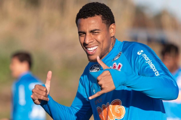 Gustavo pode voltar a entrar em campo com a camisa do Corinthians