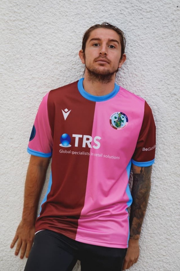 Camisa 1 é tradicional e lembra muito a que a equipe utilizou em Itaquera