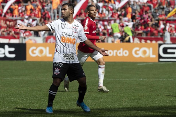 Sornoza no jogo contra o Internacional, pelo Brasileirão