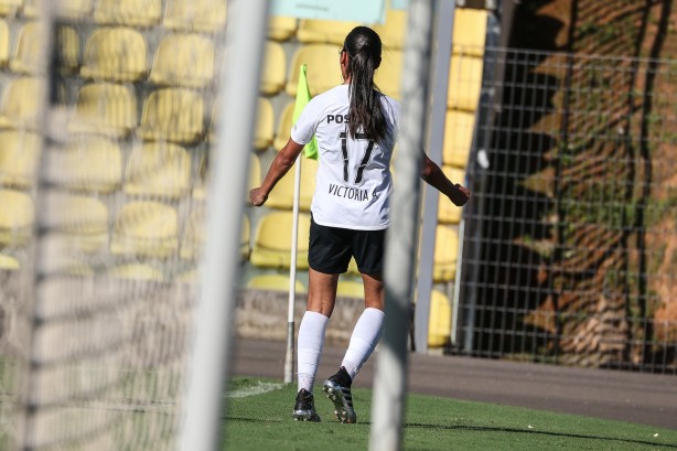 Atacante Victória na partida contra o Flamengo, pelo Brasileirão Feminino 2019