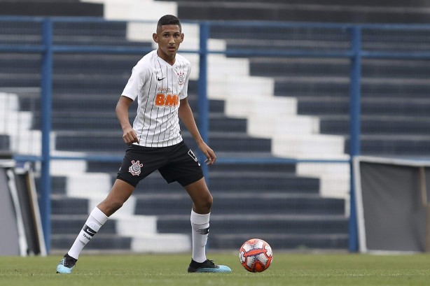 Zagueiro Renato foi recm-contratado pelo Corinthians