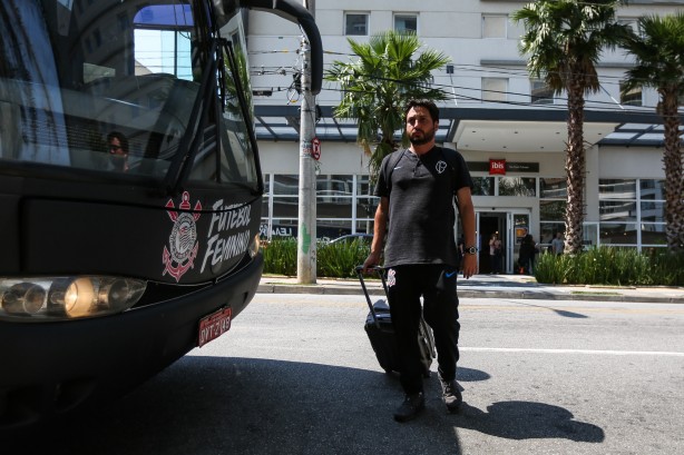 Arthur Elias antes do duelo contra o Flamengo, pela semifinal do Brasileirão