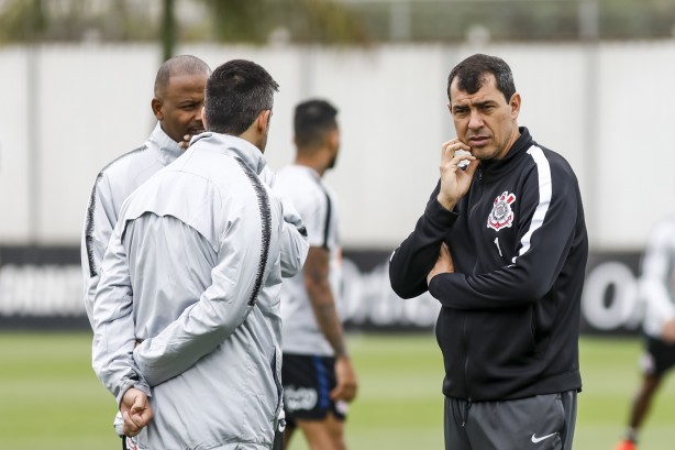 Carille, Cuca e Fabinho no treinamento desta sexta-feira no CT Joaquim Grava