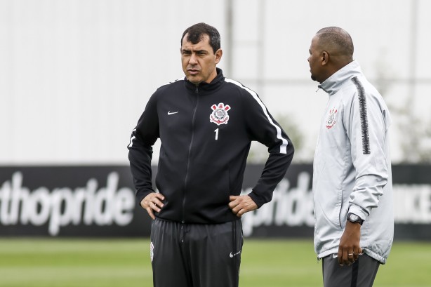 Carille e Fabinho no treinamento desta sexta-feira no CT Joaquim Grava