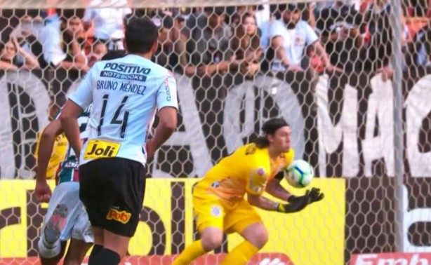 Cássio falhou em finalização de Ganso