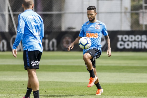 Clayson no último treino antes do jogo contra o Fluminense, pelo Brasileirão