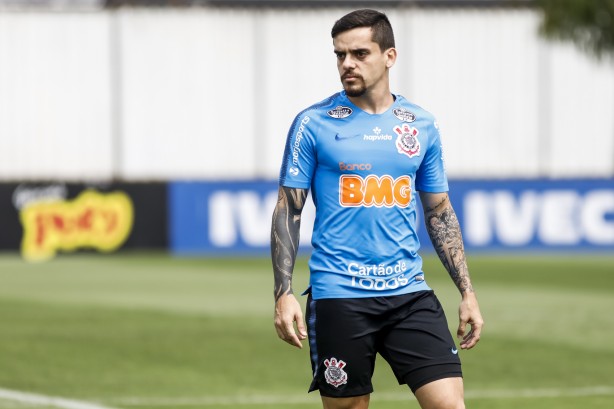 Fagner no último treino antes do jogo contra o Fluminense, pelo Brasileirão