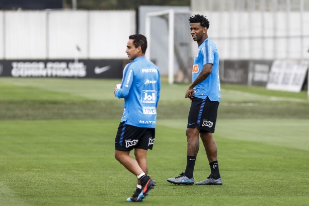 Jadson e Gil no último treino antes do jogo contra o Fluminense, pelo Brasileirão