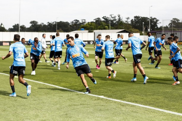 Jogadores do Corinthians no último treino antes do jogo contra o Fluminense, pelo Brasileirão