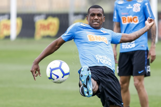 Marllon no último treino antes do jogo contra o Fluminense, pelo Brasileirão