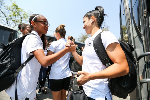 Paulinha chega à Fazendinha para semifinal contra o Flamengo