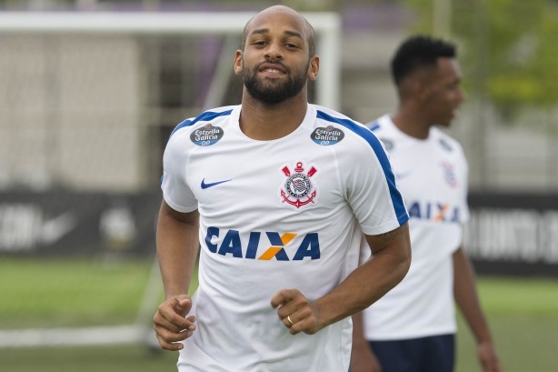 Fellipe Bastos no conseguiu se firmar no Corinthians