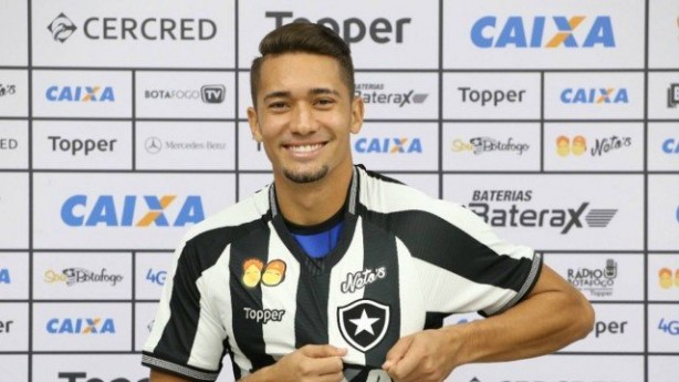 Jena está emprestado ao Botafogo até dezembro dessa temporada