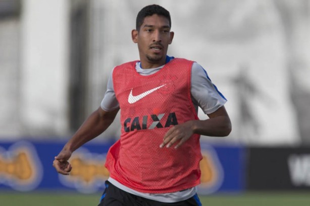 Léo Príncipe defende as cores do Paraná até o fim do ano