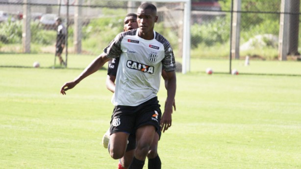 Matheus Alexandre foi comprado da Ponte Preta, mas fica no clube do interior at o fim da temporada