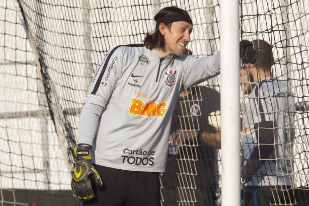 Goleiro Cássio volta aos treinos nesta segunda-feira para enfrentar o Del Valle