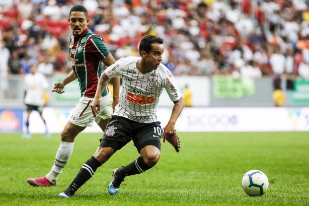 Jadson no jogo contra o Fluminense, pelo Brasileirão, no Mané Garrincha