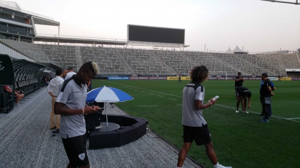 Jogadores fizeram várias fotos de dentro do campo