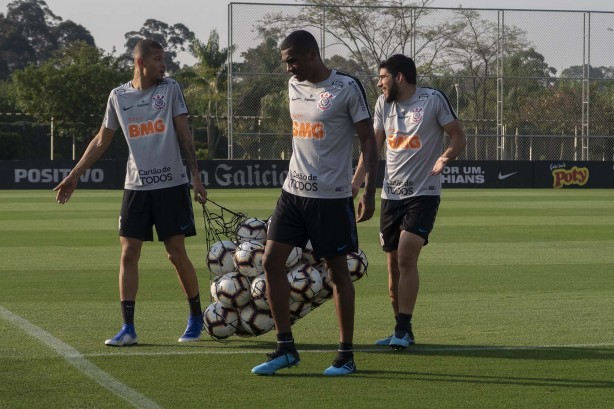 João Victor, Marllon e Méndez durante último treino antes da decisão pela Sul-Americana