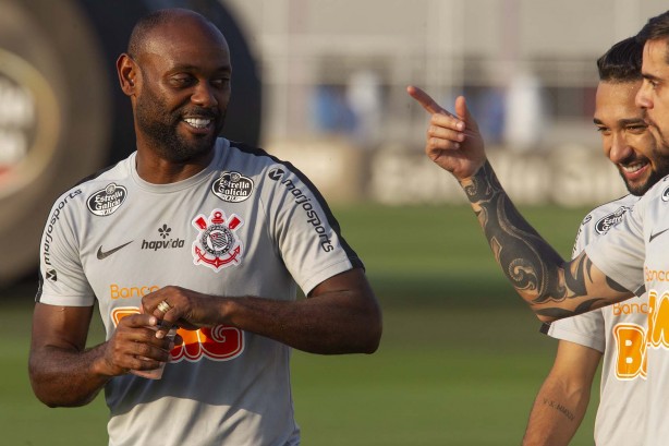 Love durante último treino antes da decisão pela Sul-Americana