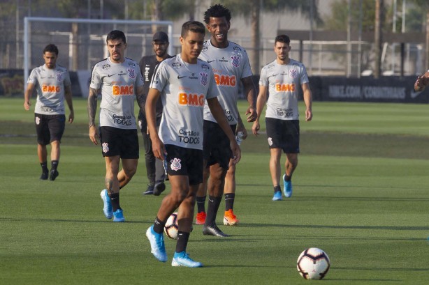 Pedrinho, Gil e Fagner durante último treino antes da decisão pela Sul-Americana