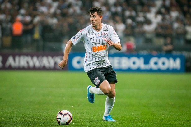 Avelar no embate contra o Independiente del Valle, pela Copa Sul-Americana