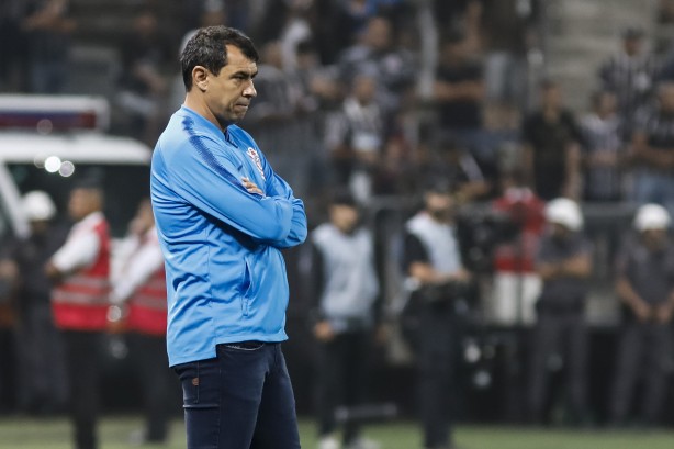 Carille durante jogo contra o Independiente del Valle, na Arena Corinthians, pela Sul-Americana