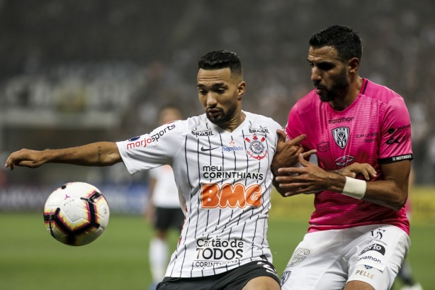 Clayson durante jogo contra o Independiente del Valle, na Arena Corinthians