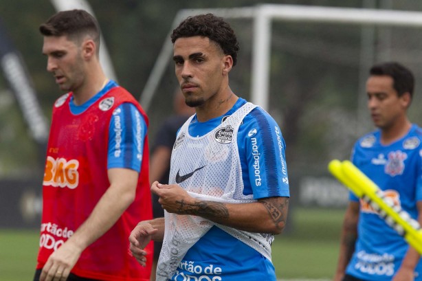 Gabriel durante treino desta quinta-feira no CT Joaquim Grava