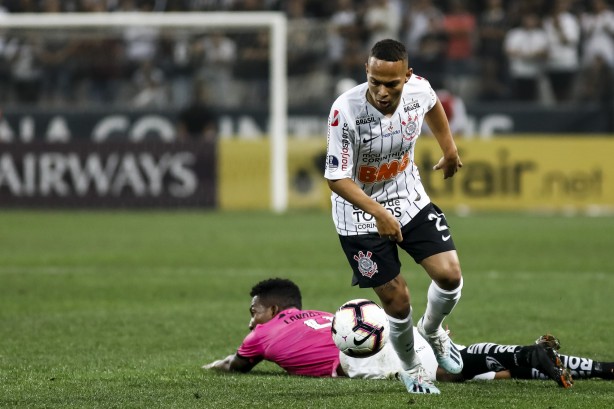Janderson no embate contra o Del Valle, pela Copa Sul-Americana, na Arena Corinthians