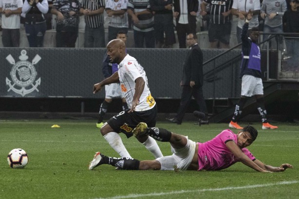Love no duelo contra o Del Valle, na Arena Corinthians, pela Copa Sul-Americana