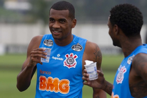 Marllon durante treino desta quinta-feira no CT Joaquim Grava
