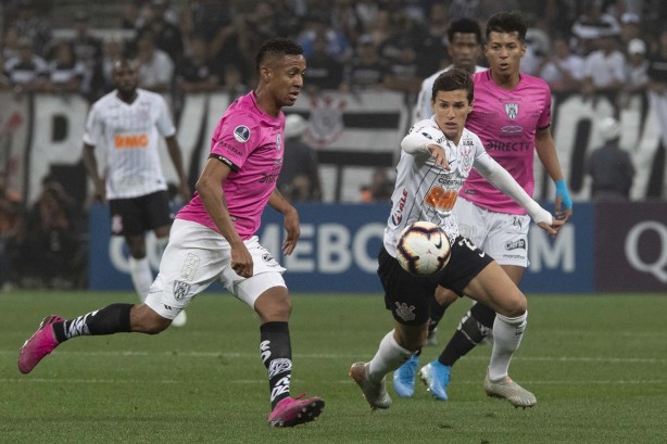 Mateus Vital no duelo contra o Del Valle, na Arena Corinthians, pela Copa Sul-Americana