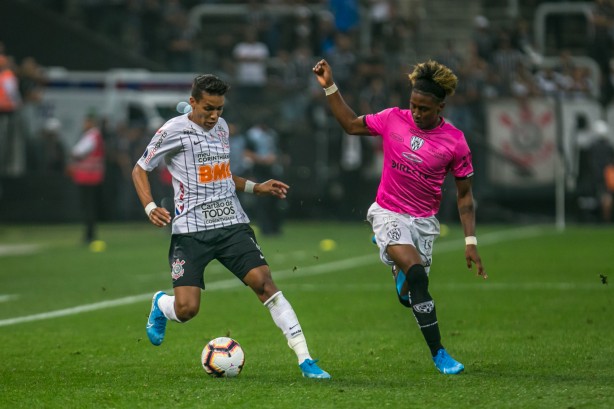 Pedrinho no embate contra o Independiente del Valle, pela Copa Sul-Americana