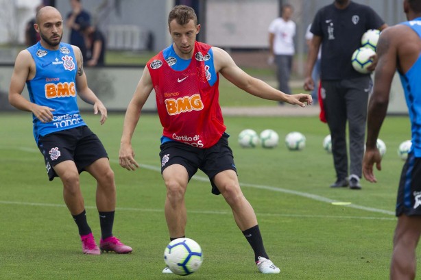 Régis e Carlos durante treino desta quinta-feira no CT Joaquim Grava
