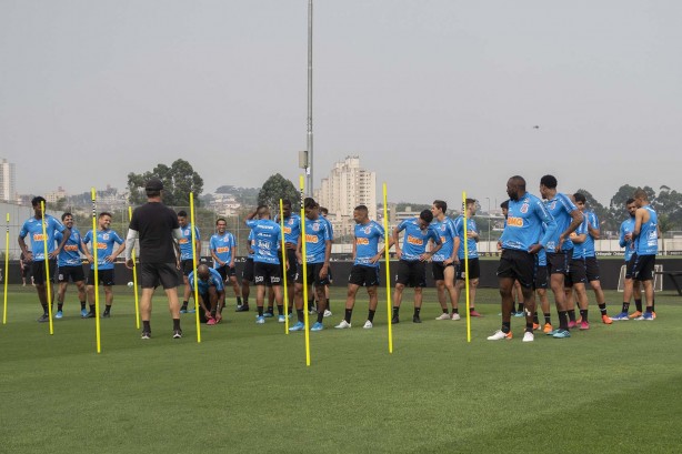Atletas do Timão no último treino antes do jogo contra o Bahia, pelo returno do Brasileirão