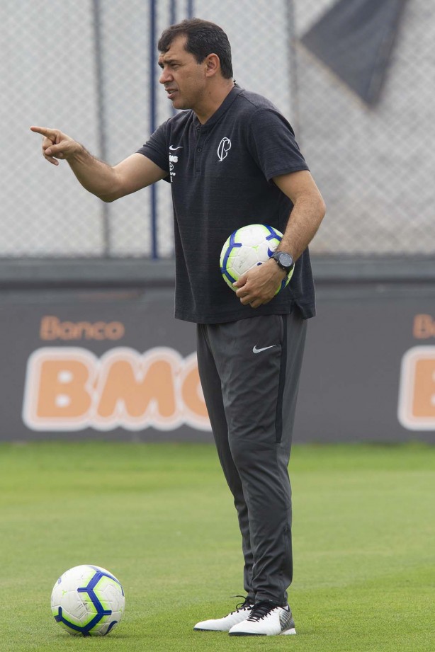 Carille no último treino antes do jogo contra o Bahia, pelo returno do Brasileirão