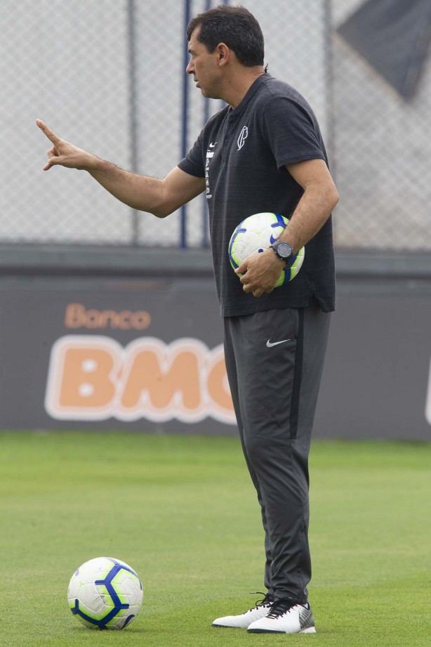 Fábio Carille no último treino antes do jogo contra o Bahia, pelo returno do Brasileirão