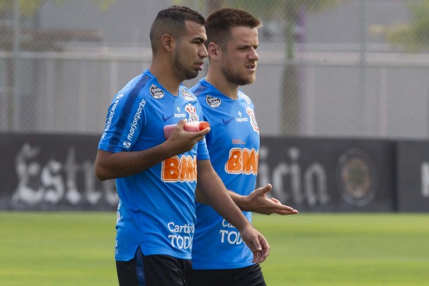 Ramiro e Sornoza no último treino antes do jogo contra o Bahia, pelo returno do Brasileirão