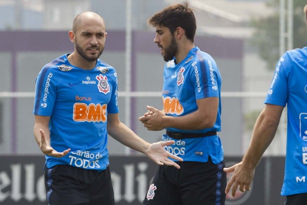 Régis e Méndez no último treino antes do jogo contra o Bahia, pelo returno do Brasileirão