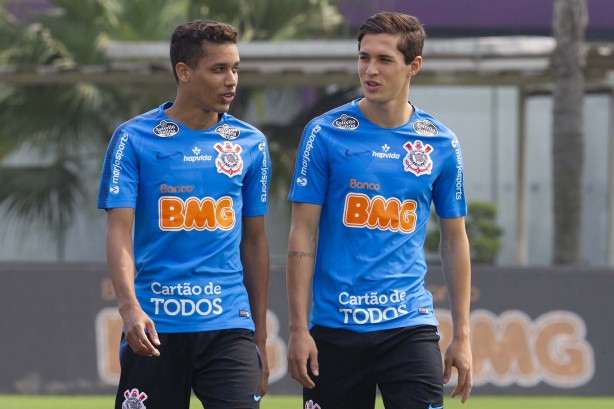 Vital e Pedrinho no último treino antes do jogo contra o Bahia, pelo returno do Brasileirão