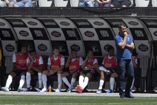 Carille durante partida contra o Vasco, pelo Brasileirão, na Arena Corinthians